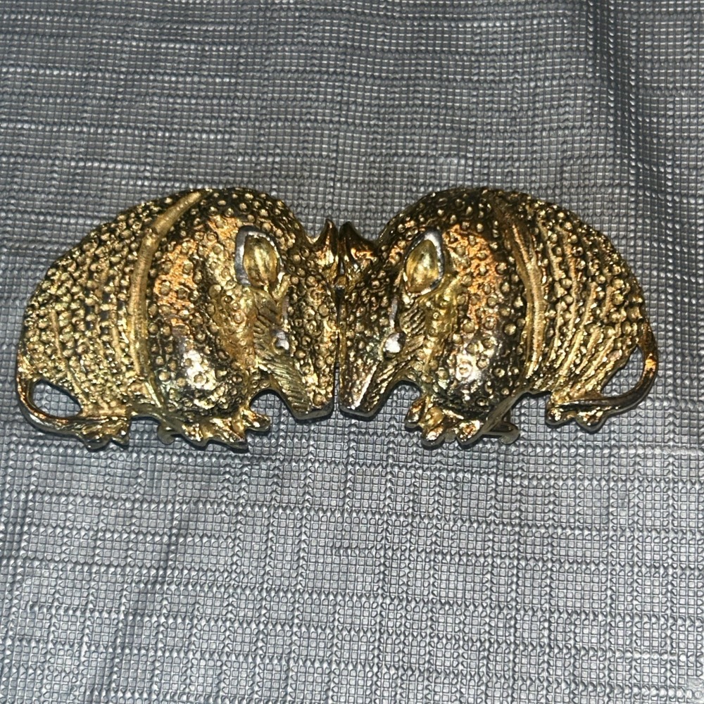 Vintage‎ 1975 Mimi Gold Armadillo Belt Buckle Western Texas Cowboy Brass Tone